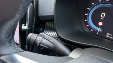 Volvo XC40 2.0 B4P Ultimate Dark 5dr Auto Petrol Estate